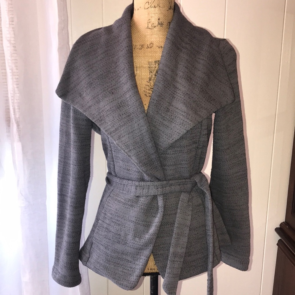 Bluish Gray Banana Republic Sweater size Small. 💙